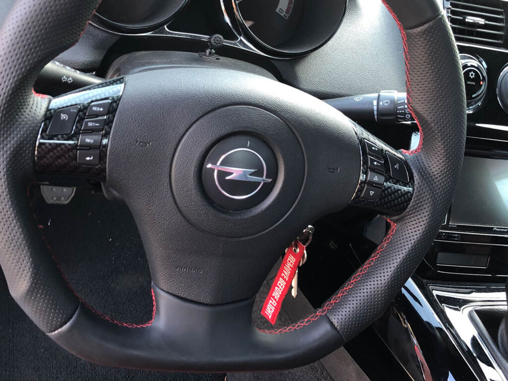 Kreis Tuning - Sportlenkrad in Leder in der Farbe Schwarz